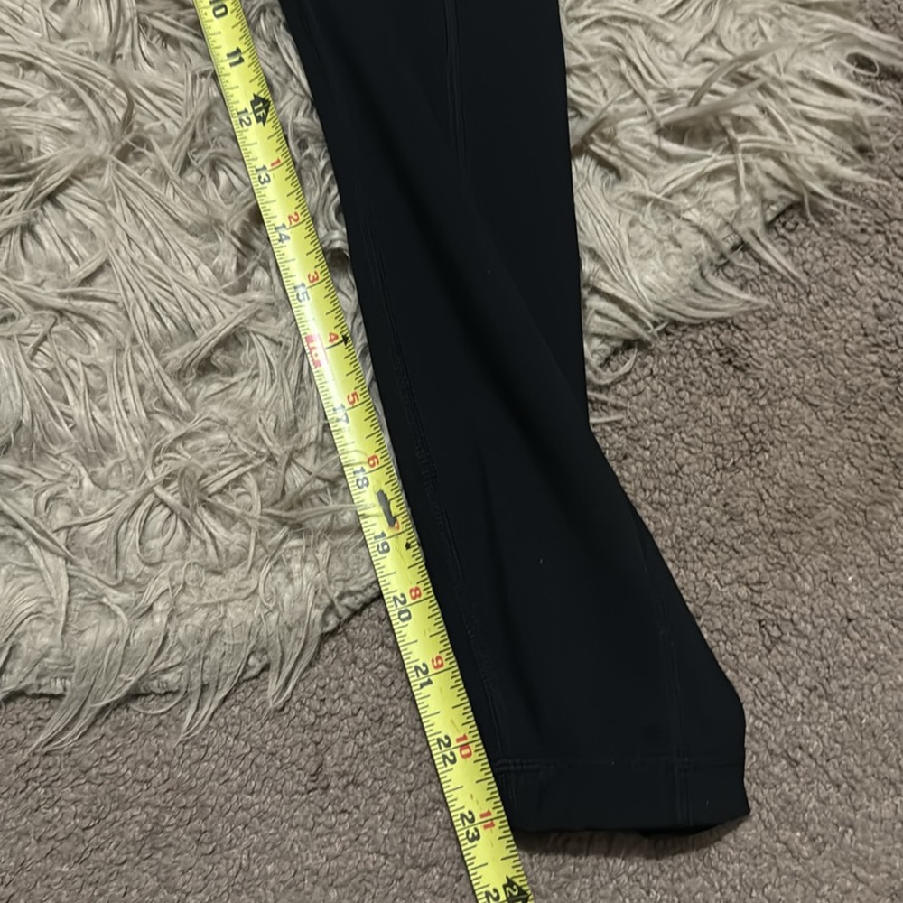 NWOT Yogalicious Capri Tights-Sz M-Lux Style-Side Hip Pockets-Black - Picture 8 of 13